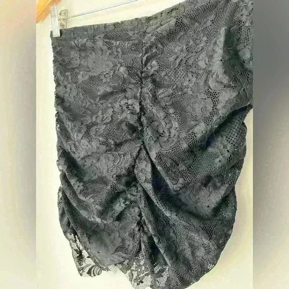 H&M Womens Black Lace Ruched Vampy Romantic Gothic Witchy Feminine Tube Top 0 - Picture 3 of 9